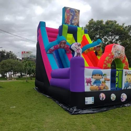 Castillo inflable fabricado por Golden Inflables