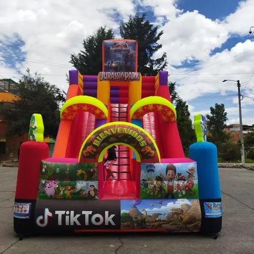 Castillo inflable fabricado por Golden Inflables